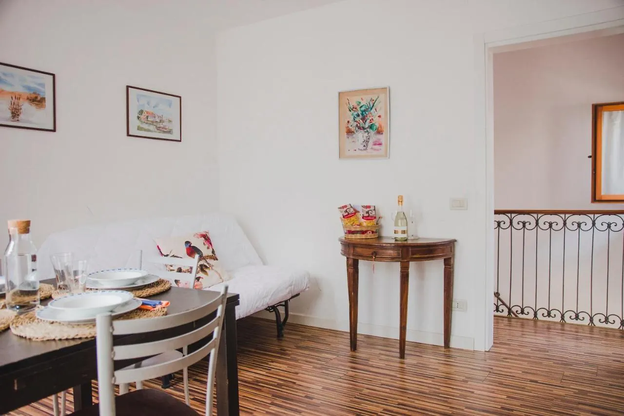 Ca Giardini Apartments in Biennale by Bricola Apartments Venezia